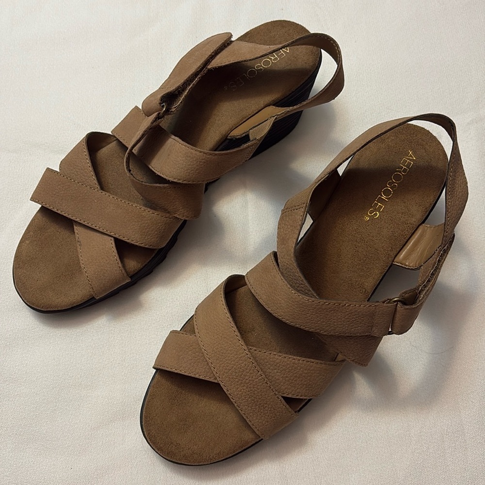 Aerosoles “Bogota” Womens Leather Strappy Wedge - Sandals - Like New - Size 9.5